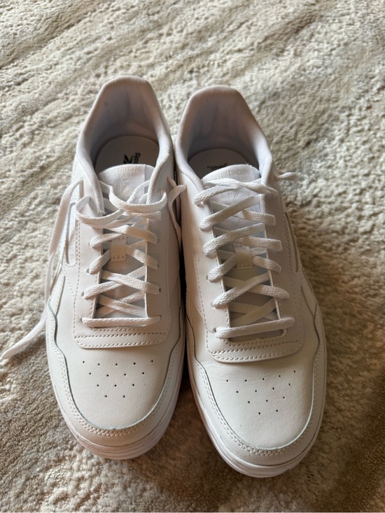 Reebok Shoes - Reebok Classic All-White Low Top Sneakers NEW 9.5